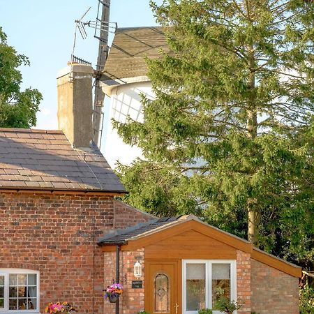 Saughall Mill Farm Cottage Chester Exterior foto